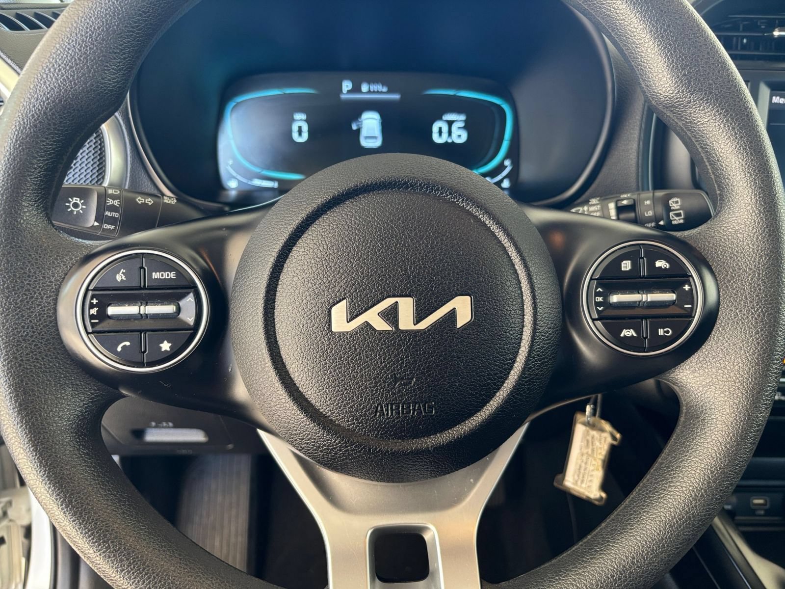 Used 2025 Kia Soul LX w/ LX Technology Package FWD image 25