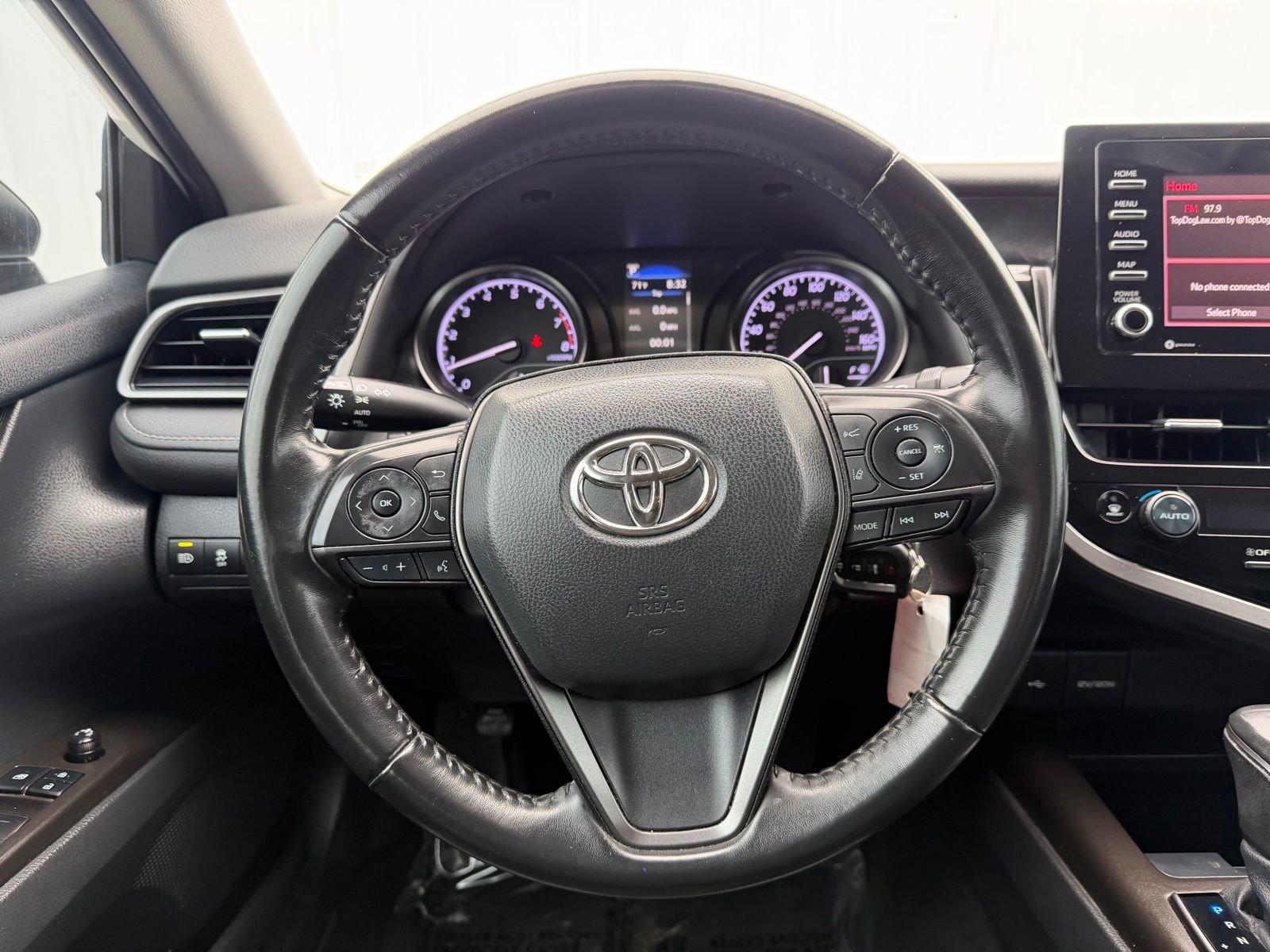 Used 2022 Toyota Camry SE FWD image 13