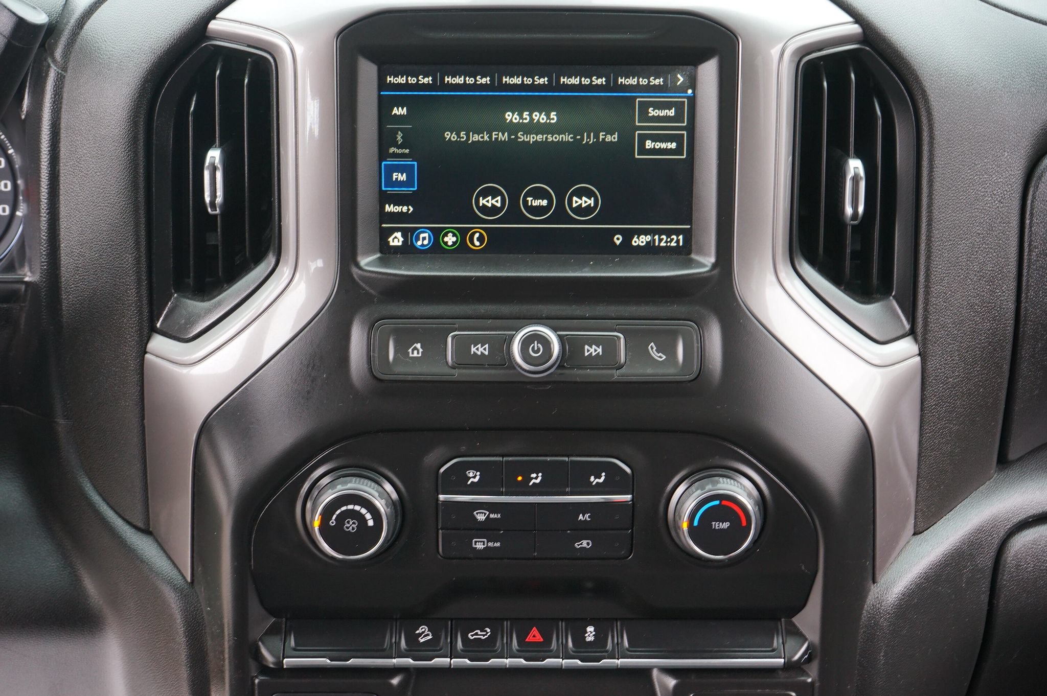 Used 2019 Chevrolet Silverado 1500 Custom Trail Boss w/ Custom Convenience Package AWD/4WD image 15