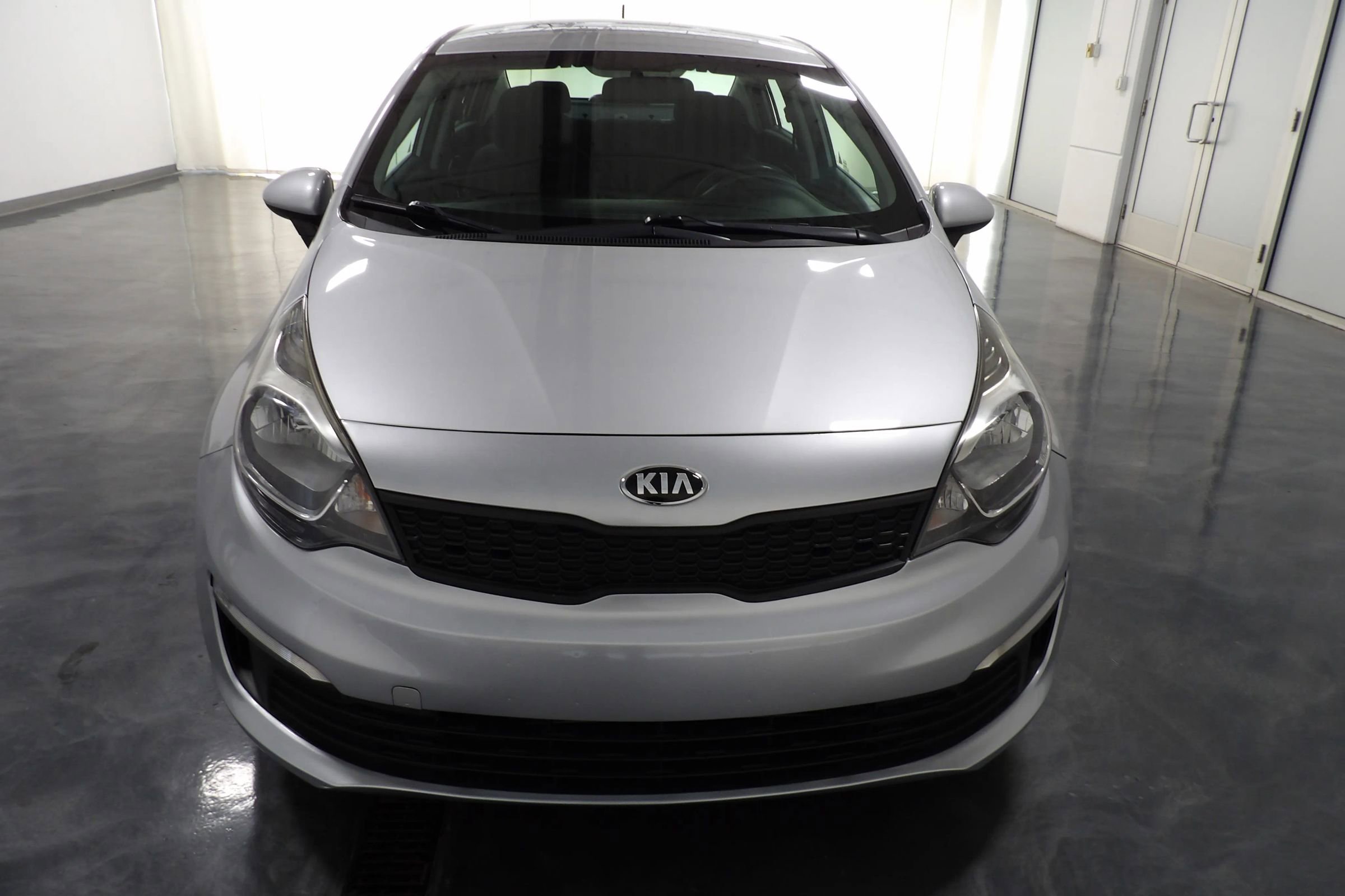 Used 2017 Kia Rio LX w/ Power Package image 2