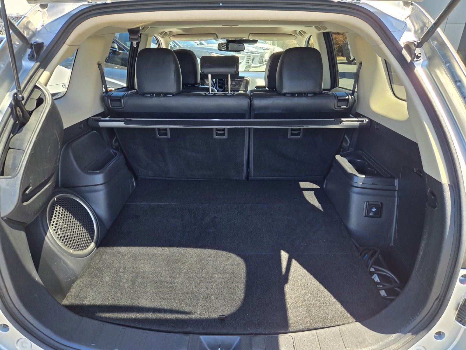 Used 2018 Mitsubishi Outlander 4WD Plug-In Hybrid image 27