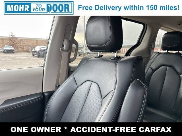 Used 2024 Chrysler Pacifica Touring-L image 23