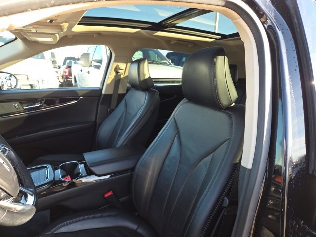 Used 2023 Lincoln Nautilus Reserve image 10