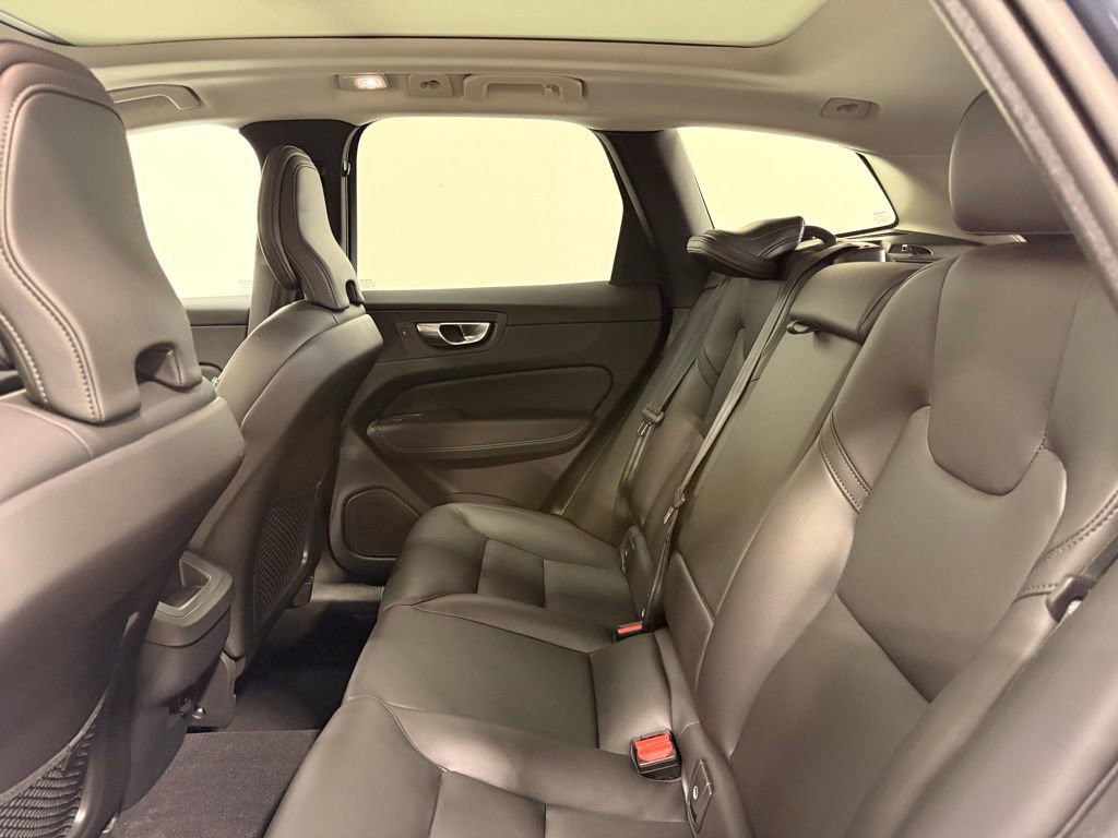 Used 2025 Volvo XC60 B5 Core w/ Climate Package image 18