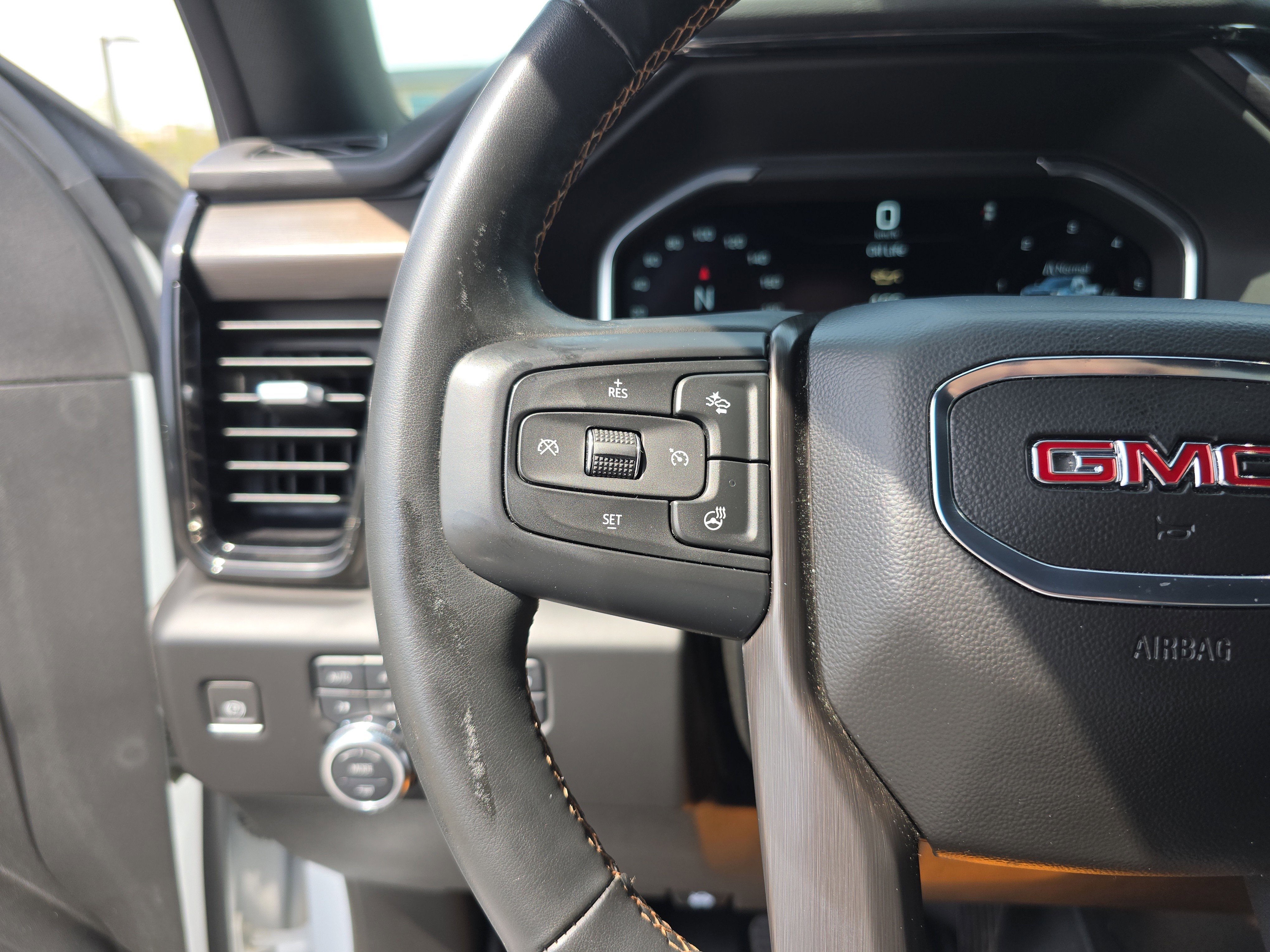 Used 2024 GMC Sierra 2500 AT4 w/ AT4 Premium Plus Package image 32