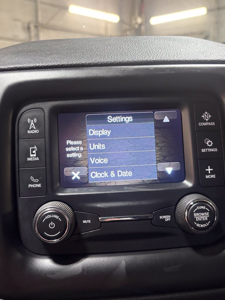 Used 2018 Jeep Compass Latitude AWD/4WD image 11