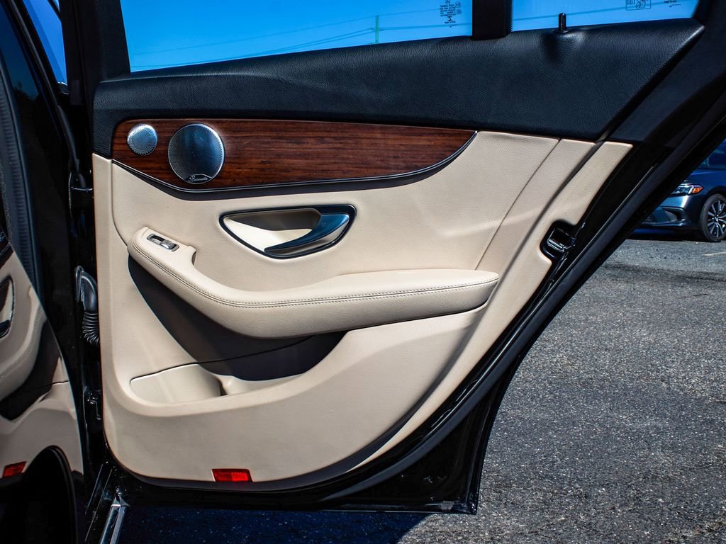 Used 2021 Mercedes-Benz C 300 4MATIC Sedan image 13