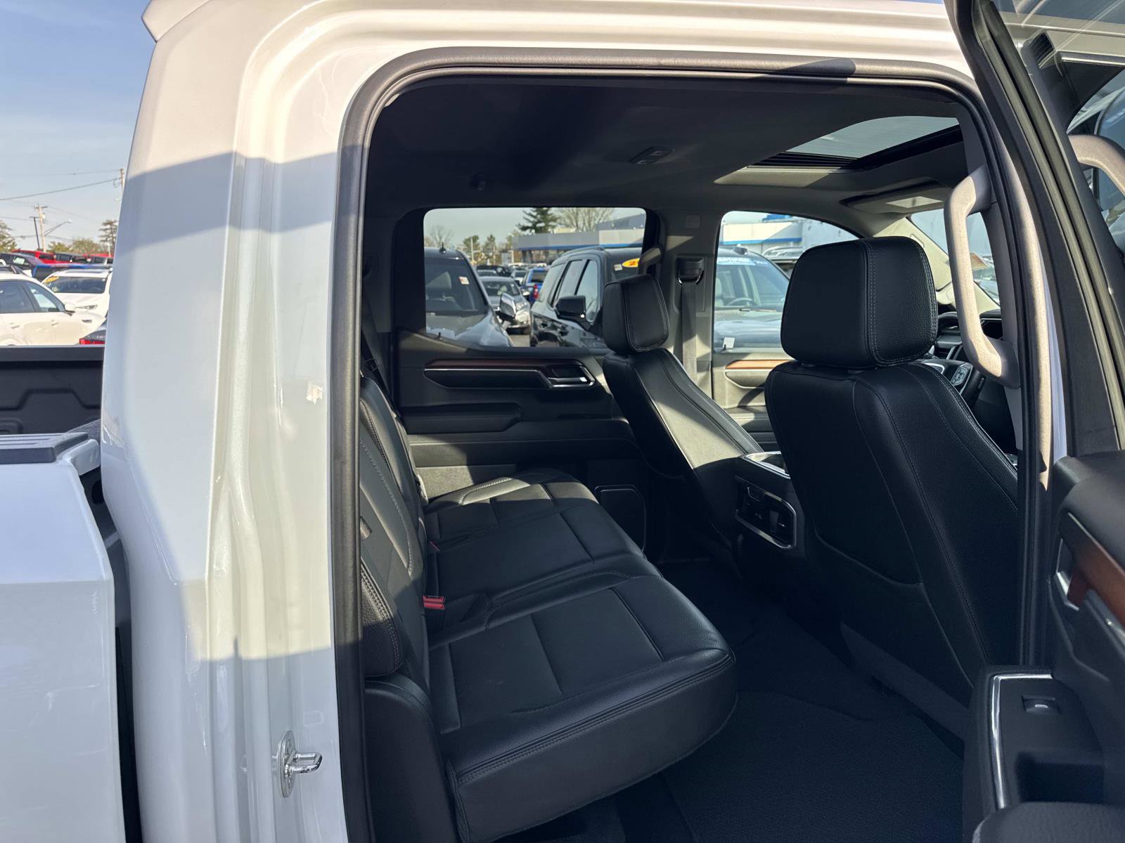 Used 2024 GMC Sierra 1500 Denali w/ Denali Reserve Package AWD/4WD image 15
