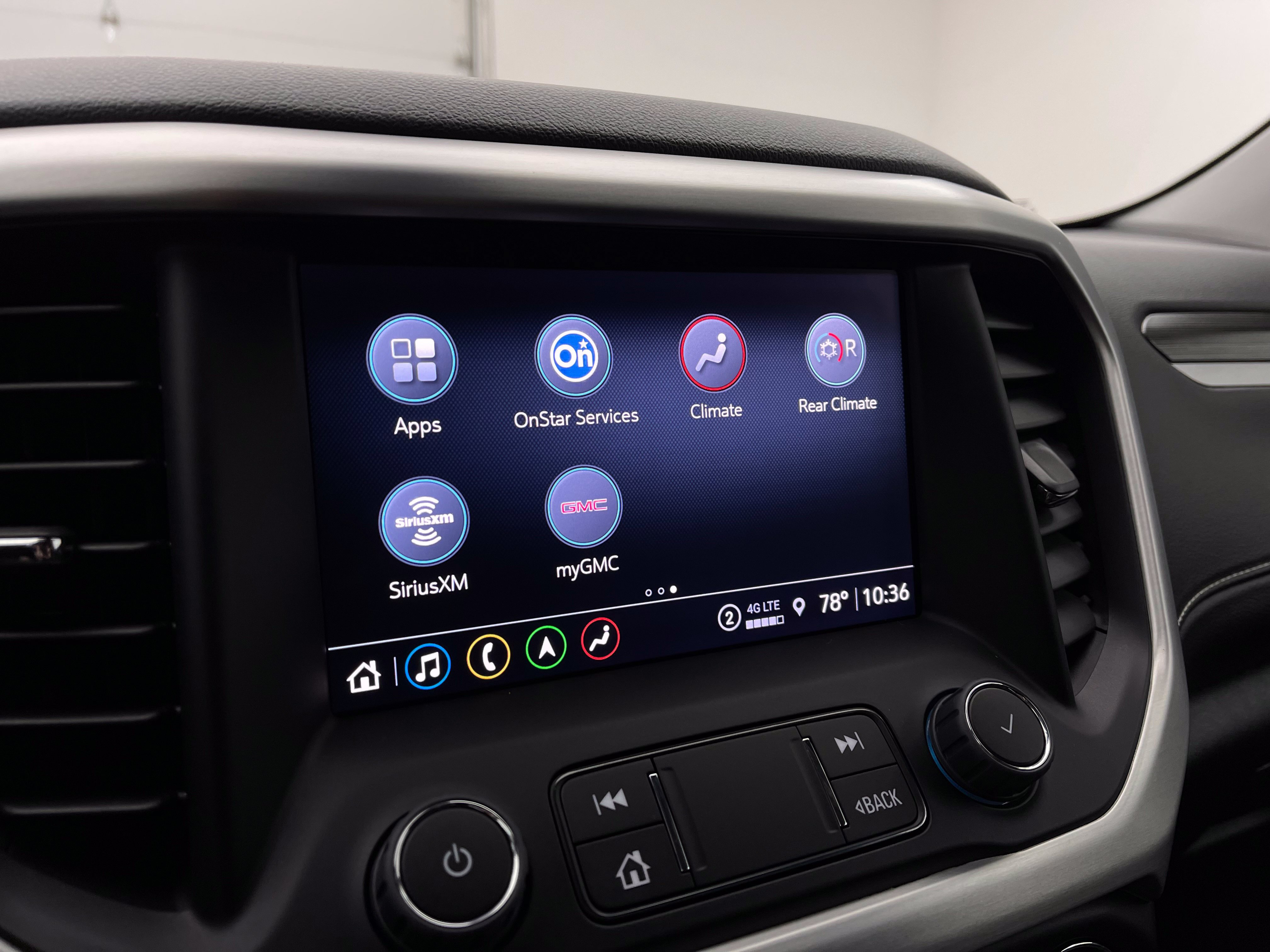 Used 2023 GMC Acadia SLT FWD image 24