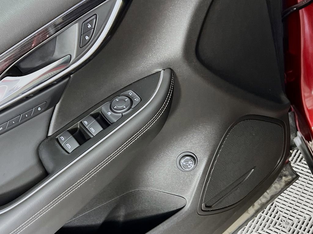 Used 2023 Buick Envision Essence image 17