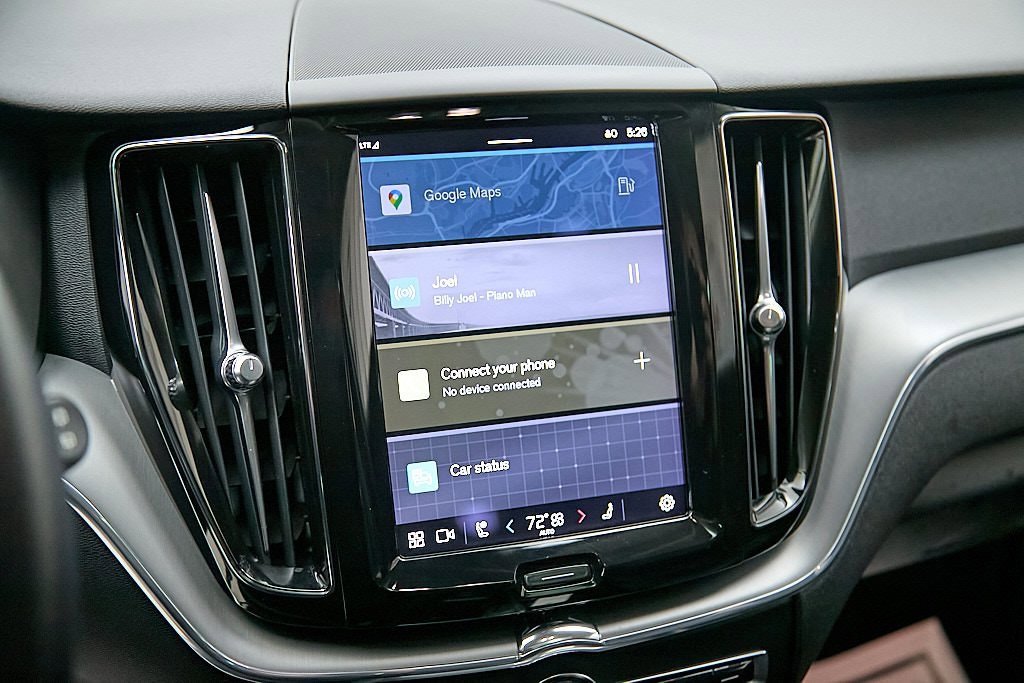 Certified 2023 Volvo XC60 B5 Core w/ Climate Package image 15