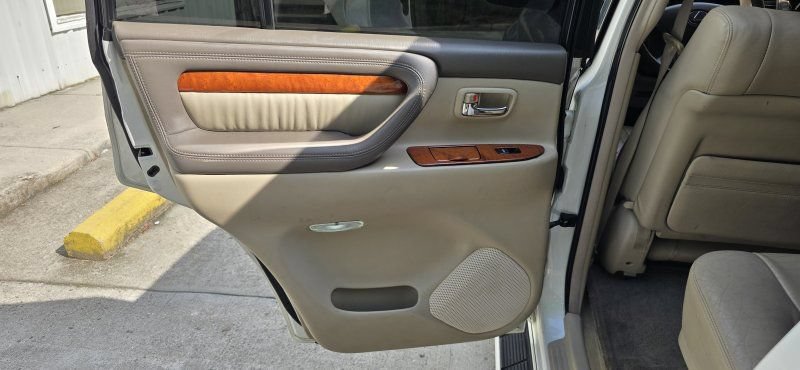 Used 2003 Lexus LX 470 4WD image 29