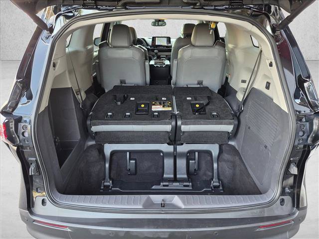 Certified 2023 Toyota Sienna XLE w/ XLE Plus Package FWD image 6
