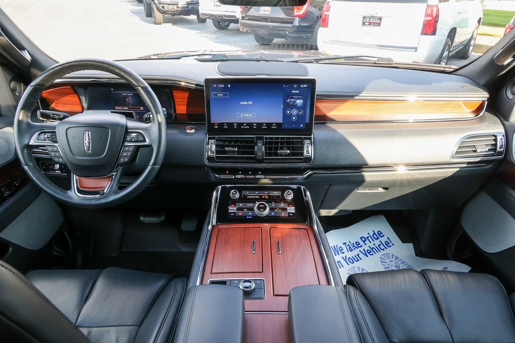 Used 2024 Lincoln Navigator Reserve AWD/4WD image 6