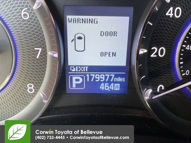 Used 2015 INFINITI QX80 4WD w/ Deluxe Technology Package image 16