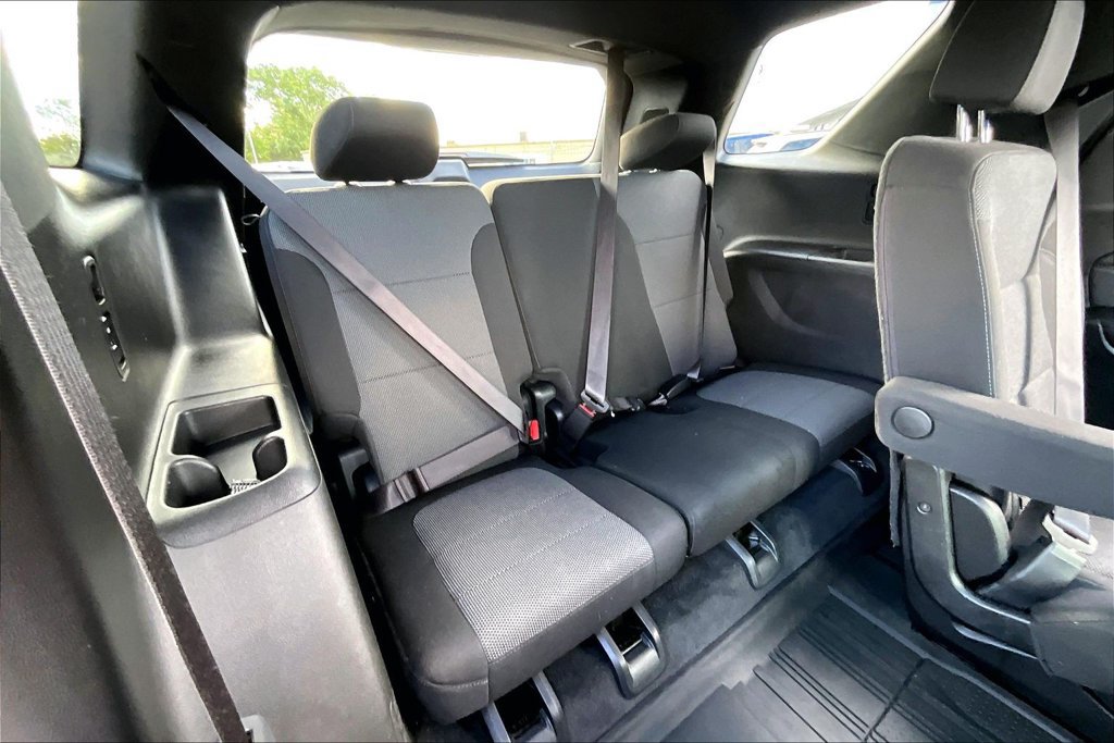 Used 2023 Chevrolet Traverse LT FWD image 25