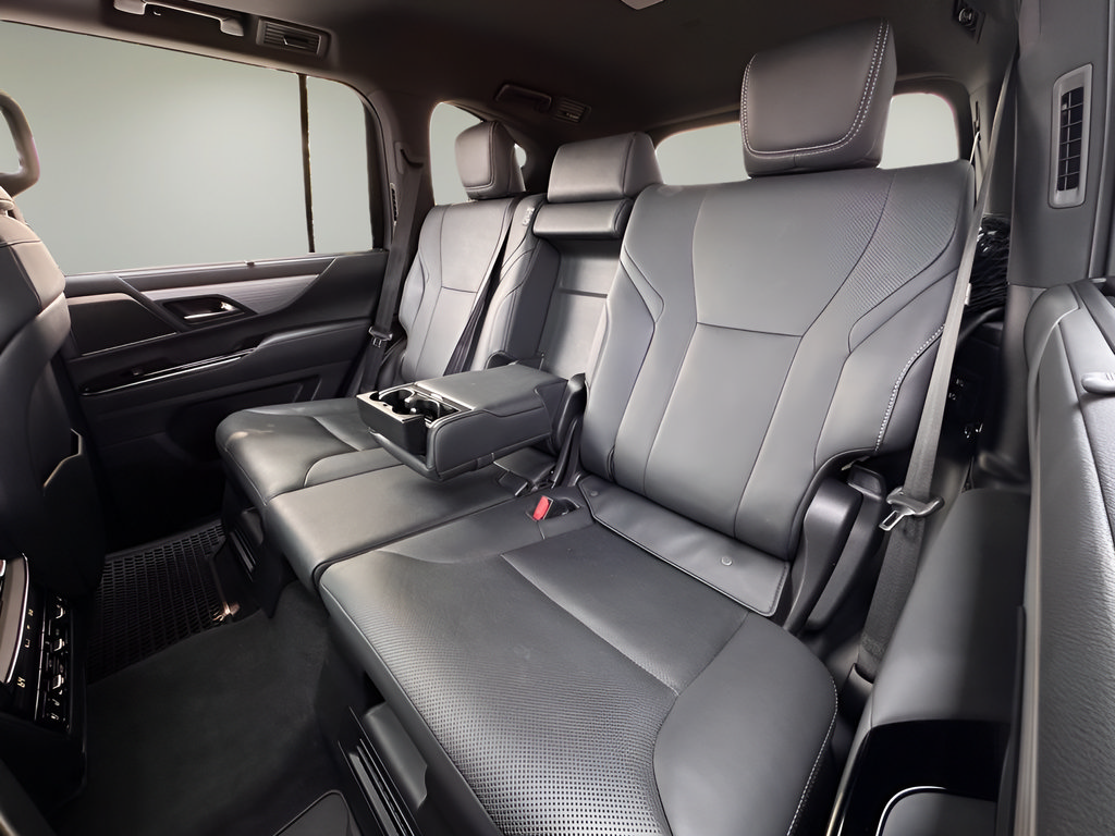 Used 2025 Lexus LX 600 F Sport w/ Accessory Package (2T) AWD/4WD image 20