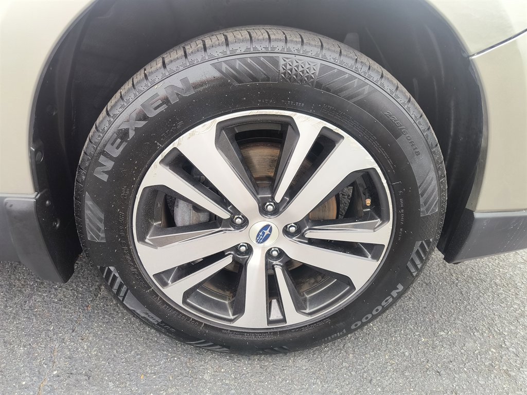 Used 2018 Subaru Outback 2.5i Limited AWD/4WD image 12