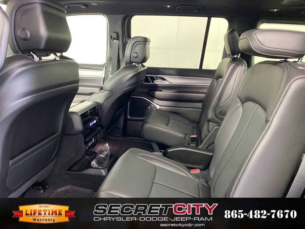 New 2026 Jeep Grand Wagoneer 4WD image 30