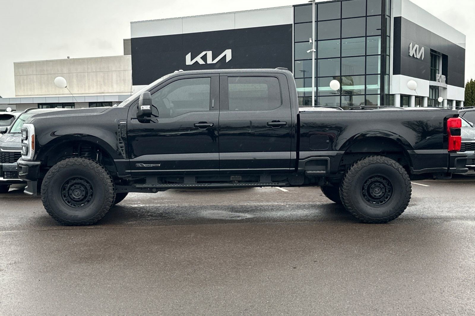 Used 2024 Ford F250 Lariat w/ Sport Appearance Package AWD/4WD image 7