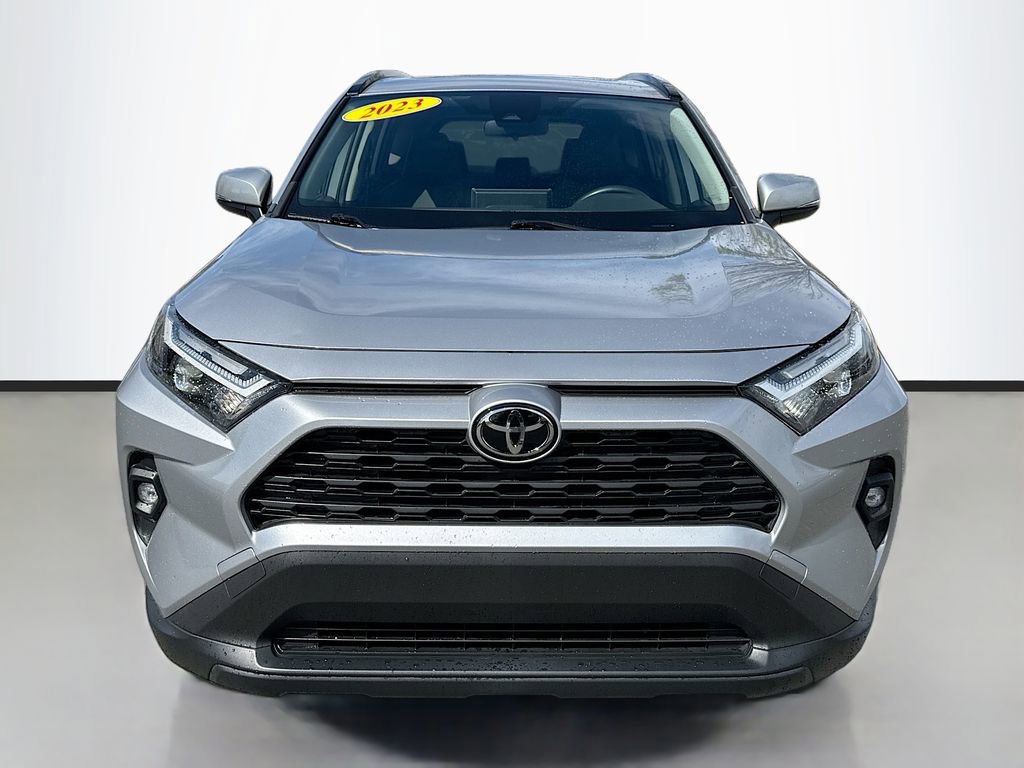 Used 2023 Toyota RAV4 XLE Premium image 2
