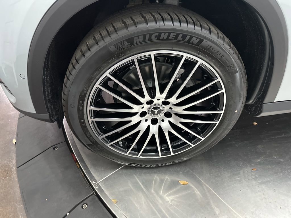 New 2026 Mercedes-Benz GLC 300 image 32