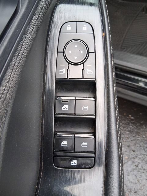 Used 2023 Nissan Rogue SV image 10