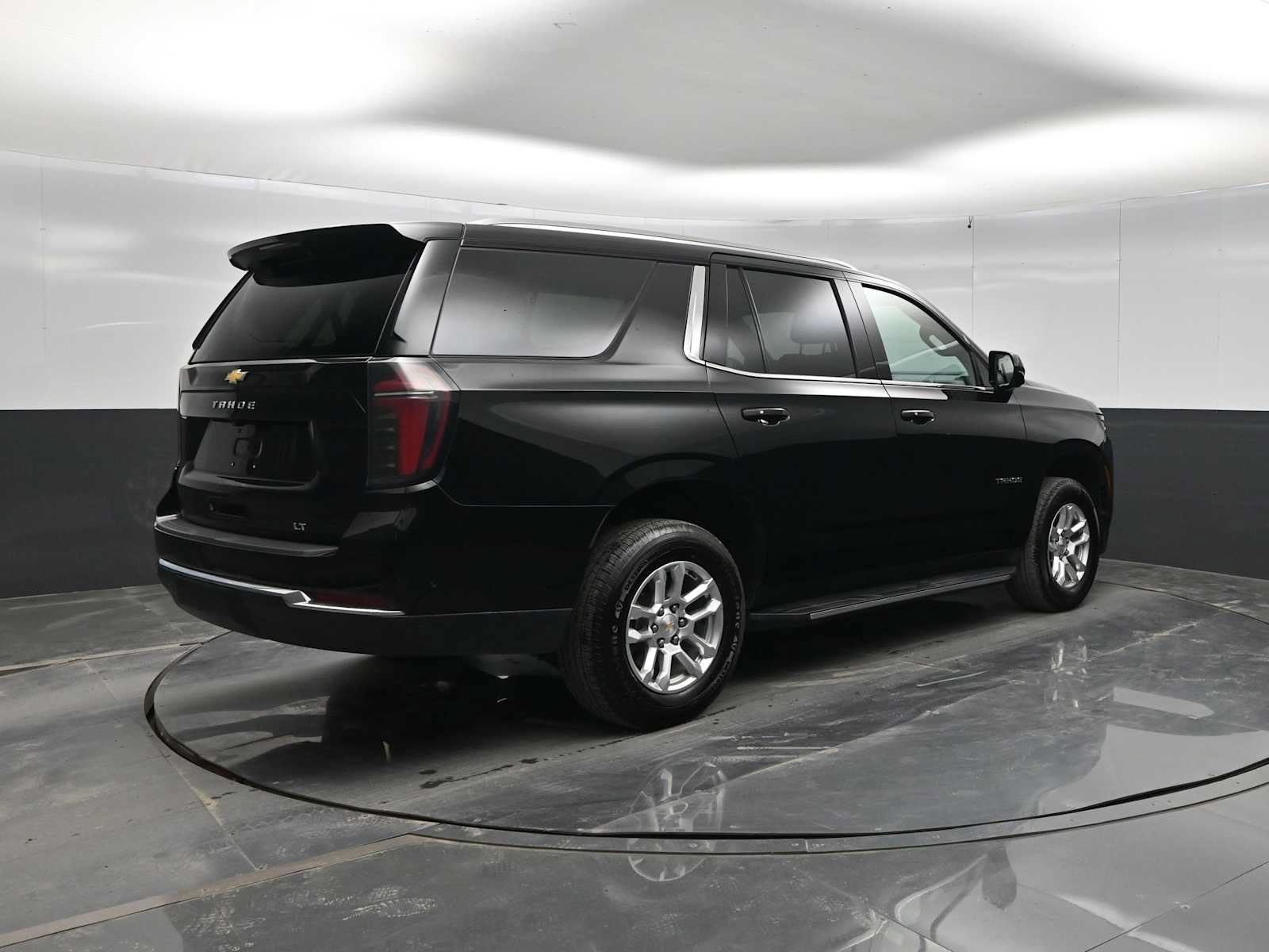 Used 2025 Chevrolet Tahoe LT AWD/4WD image 7