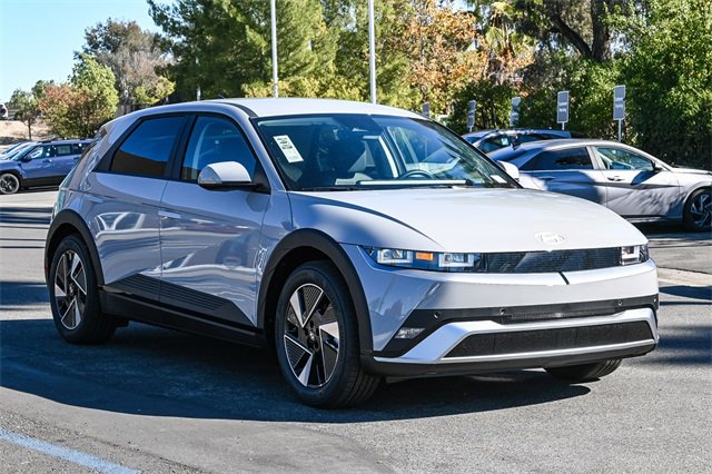 New 2026 Hyundai Ioniq 5 SEL image 3