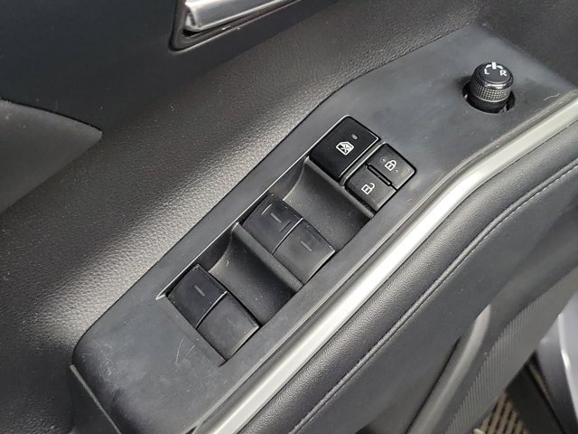 Used 2024 Toyota Highlander LE image 20