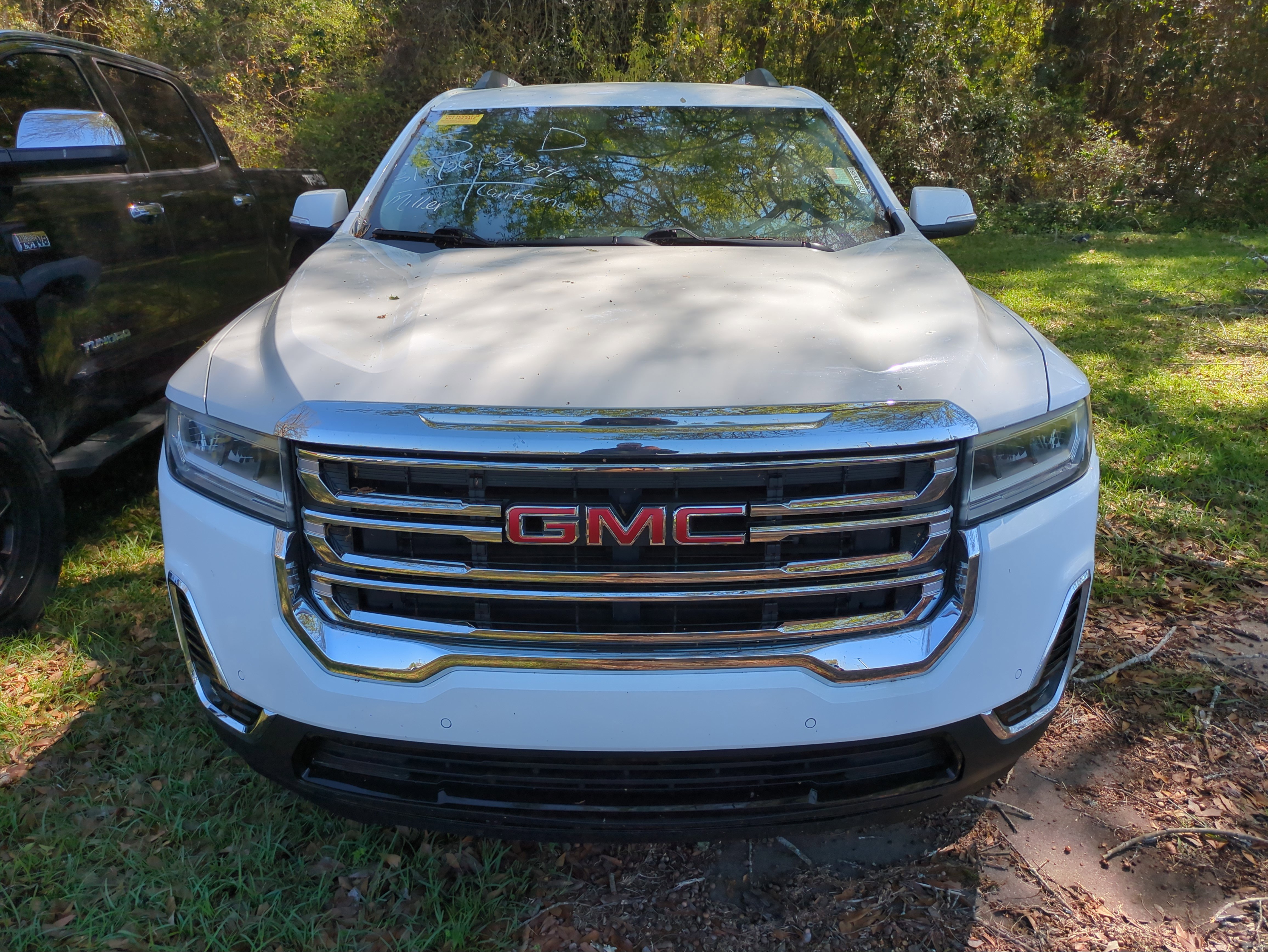 Used 2021 GMC Acadia SLE w/ Driver Convenience Package image 2