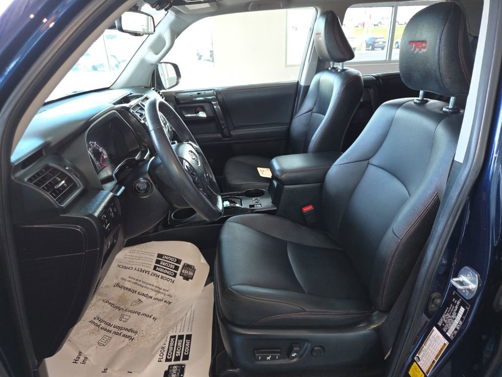 Used 2020 Toyota 4Runner Venture w/ Moonroof Package image 9