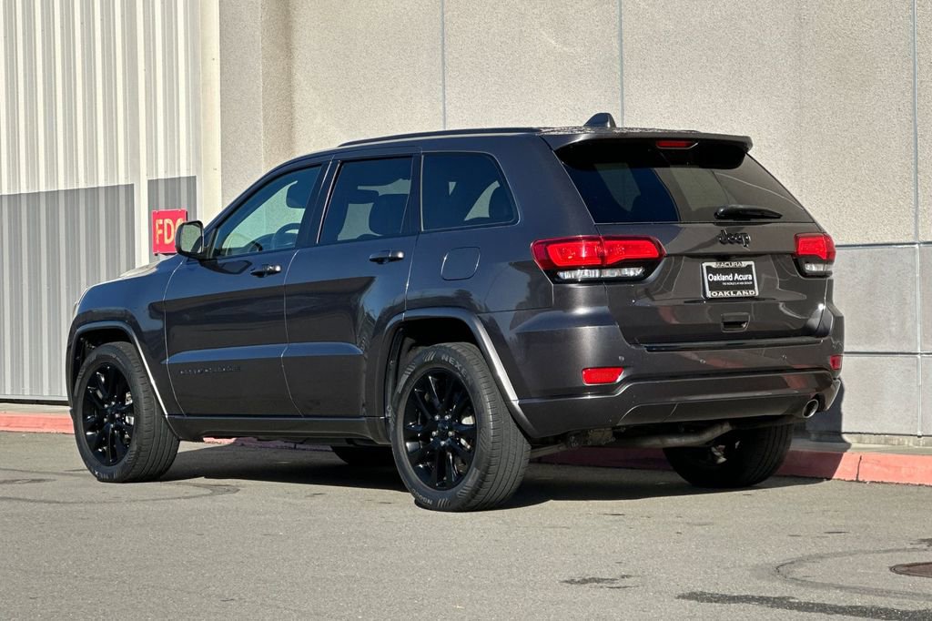 Used 2017 Jeep Grand Cherokee Altitude image 6