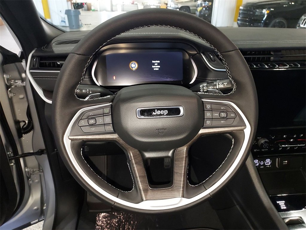 New 2025 Jeep Grand Cherokee Limited w/ Luxury Tech Group II image 20