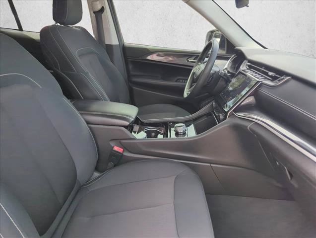 Used 2023 Jeep Grand Cherokee Laredo RWD image 26