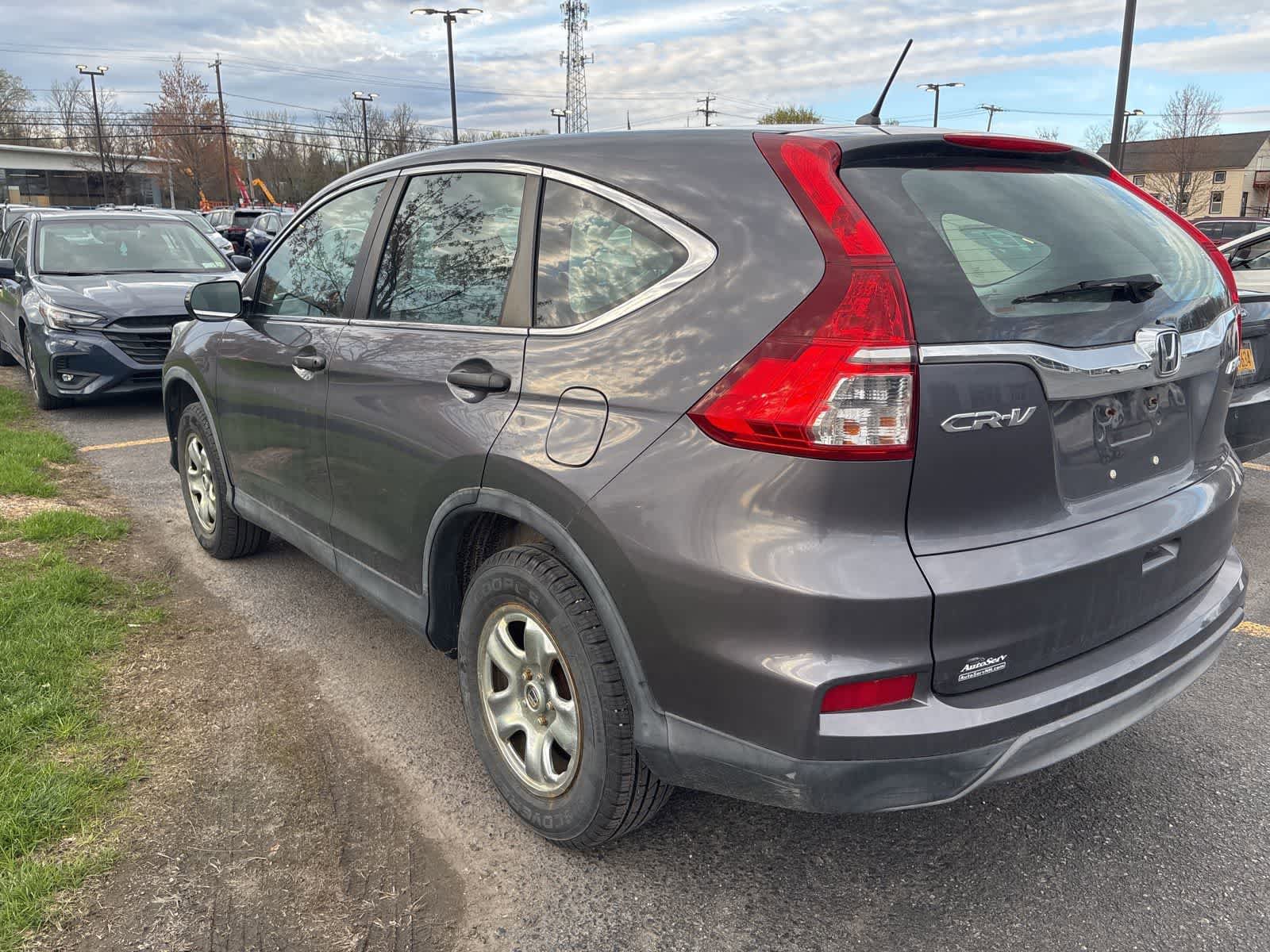 Used 2015 Honda CR-V LX image 2