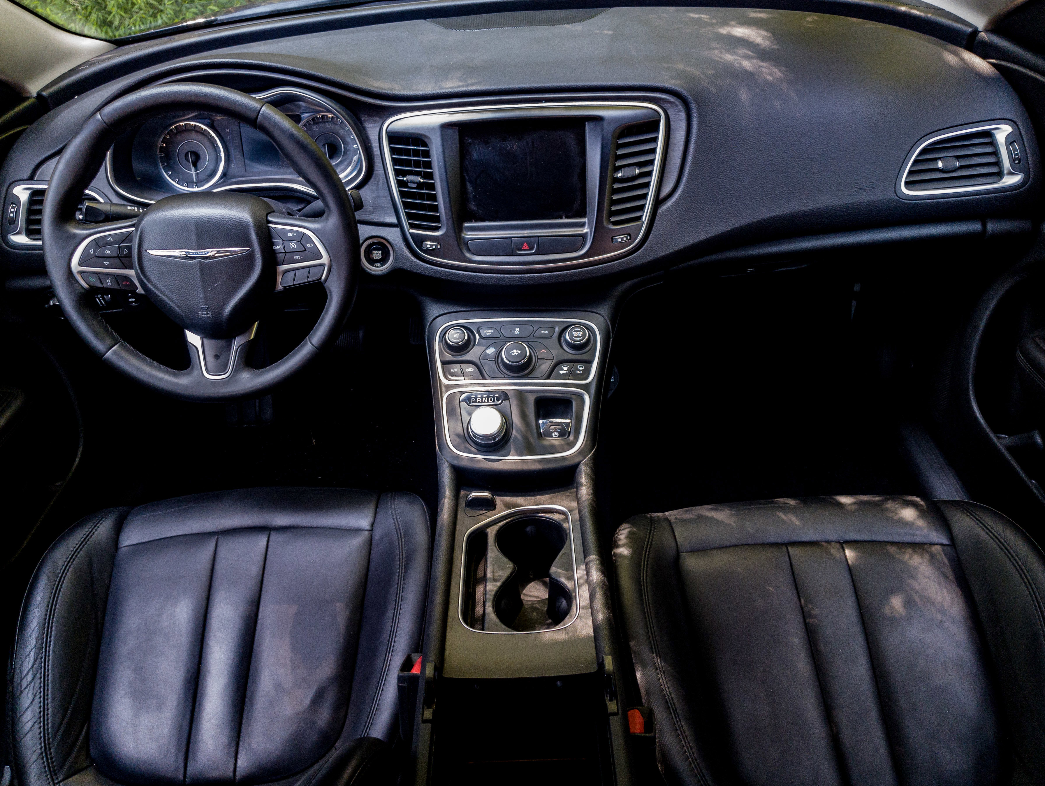 Used 2017 Chrysler 200 Limited Platinum image 5