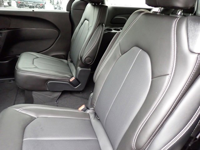 New 2026 Chrysler Pacifica Select image 13