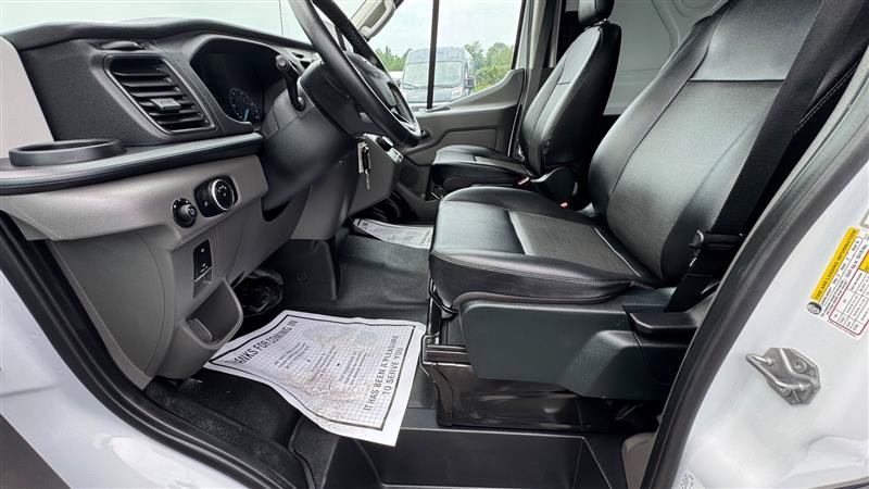 Used 2023 Ford E-Transit Medium Roof RWD image 35