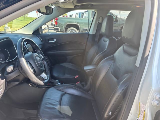 Used 2017 Jeep Compass Limited w/ Navigation Group AWD/4WD image 9