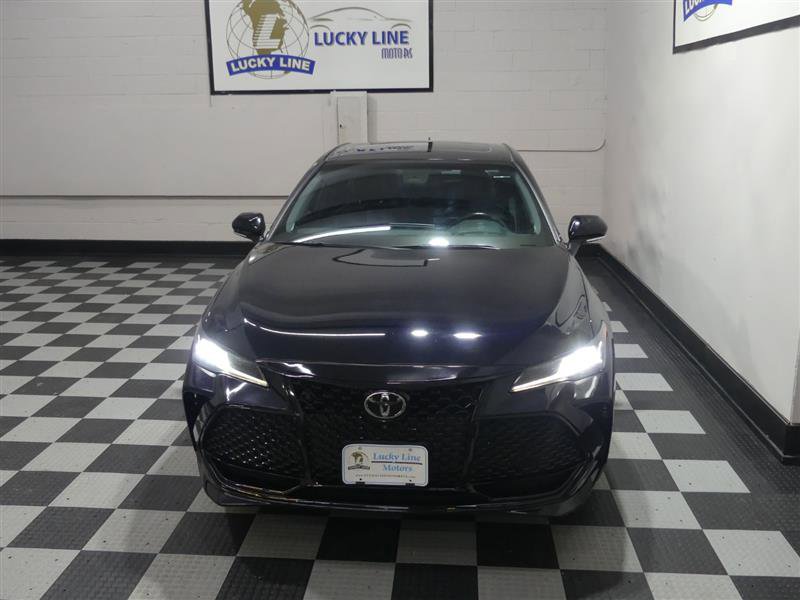 Used 2019 Toyota Avalon Touring w/ Advanced Safety Package image 3