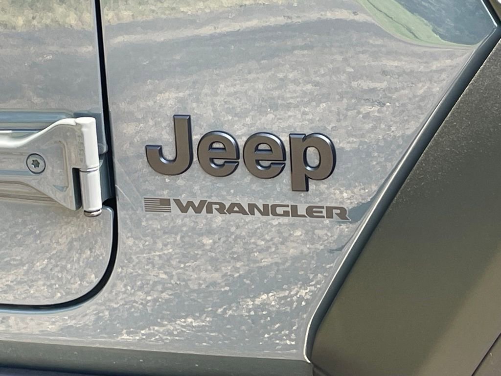 Used 2025 Jeep Wrangler Unlimited Sport AWD/4WD image 11