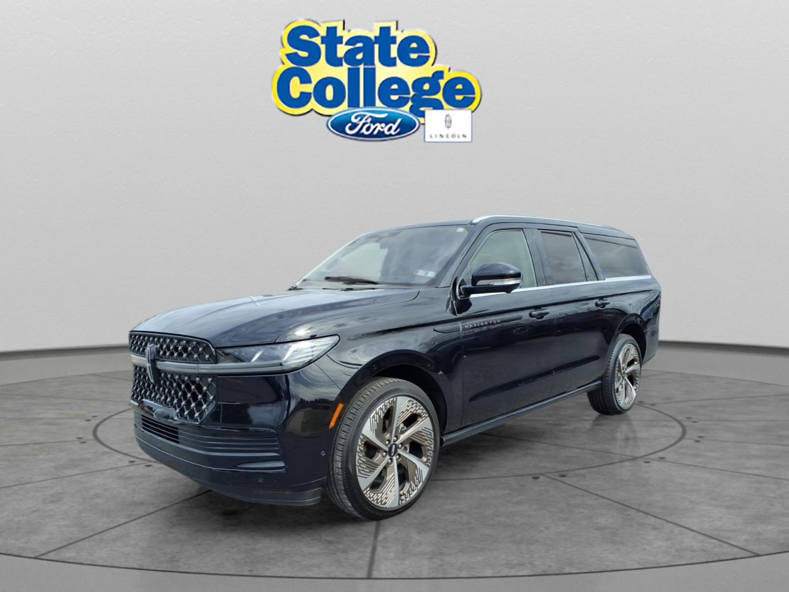 Used 2025 Lincoln Navigator L Black Label video 1