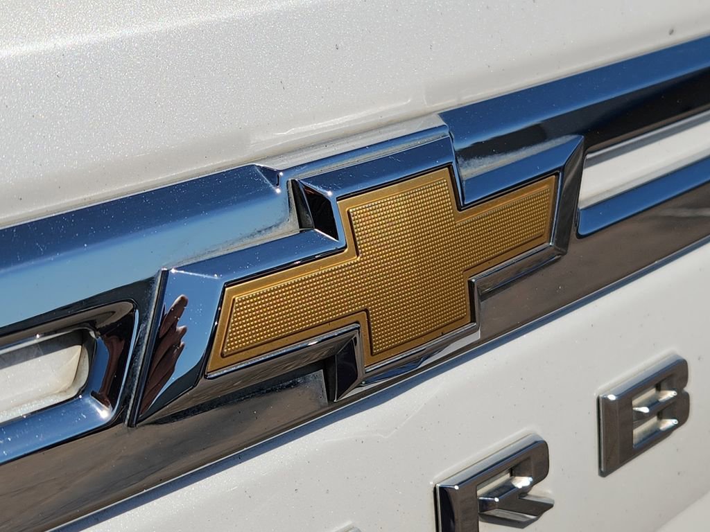 Used 2021 Chevrolet Suburban Premier w/ Premium Package RWD image 12
