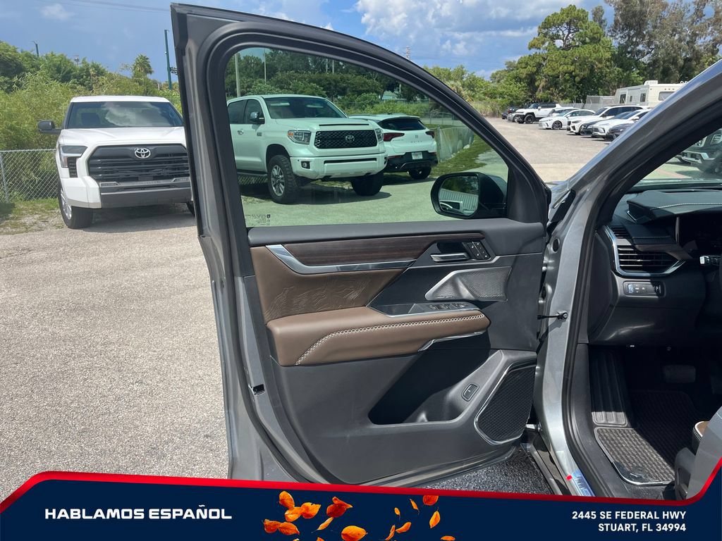 New 2026 GMC Acadia Denali Ultimate FWD image 11