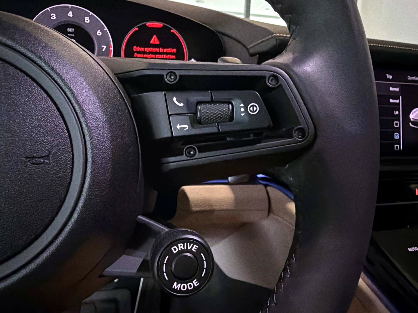 Certified 2025 Porsche Panamera RWD image 27