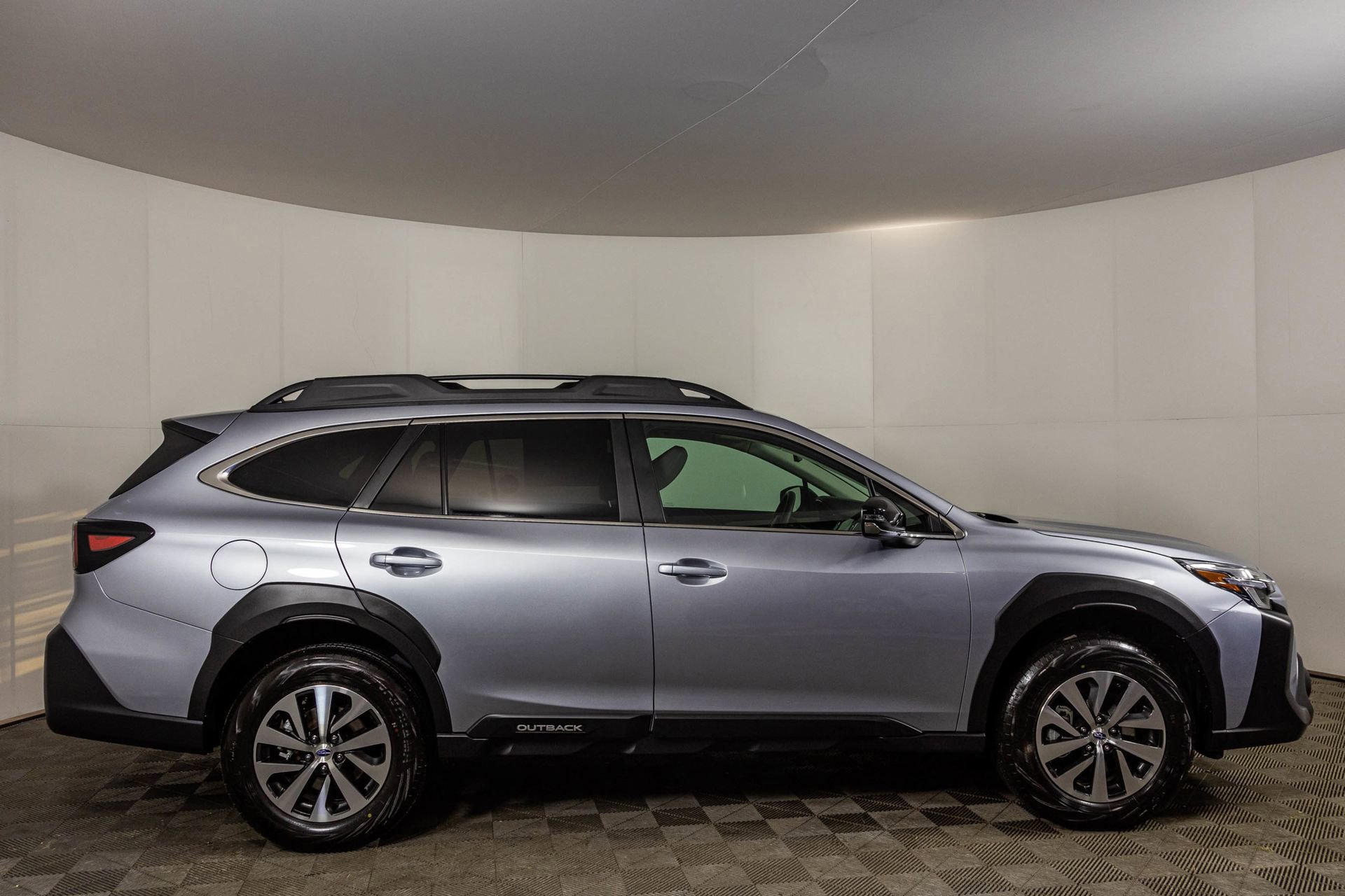 Used 2025 Subaru Outback Premium image 12