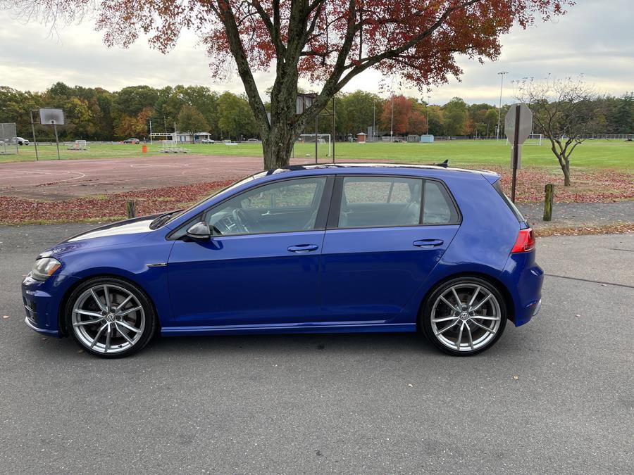 Used 2017 Volkswagen Golf 4-Door image 40