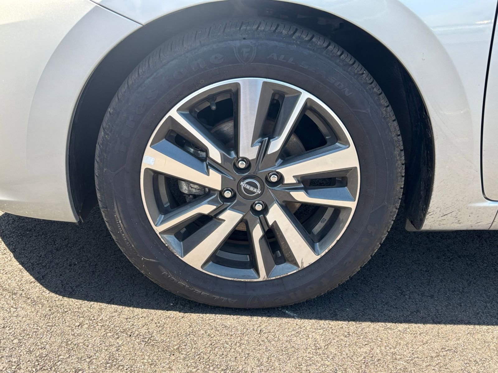 Used 2025 Nissan Versa SV image 25