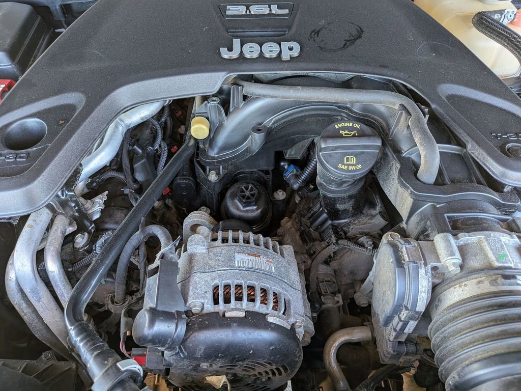 Used 2019 Jeep Wrangler Unlimited Sahara w/ Uconnect 4C Nav & Sound Group image 32